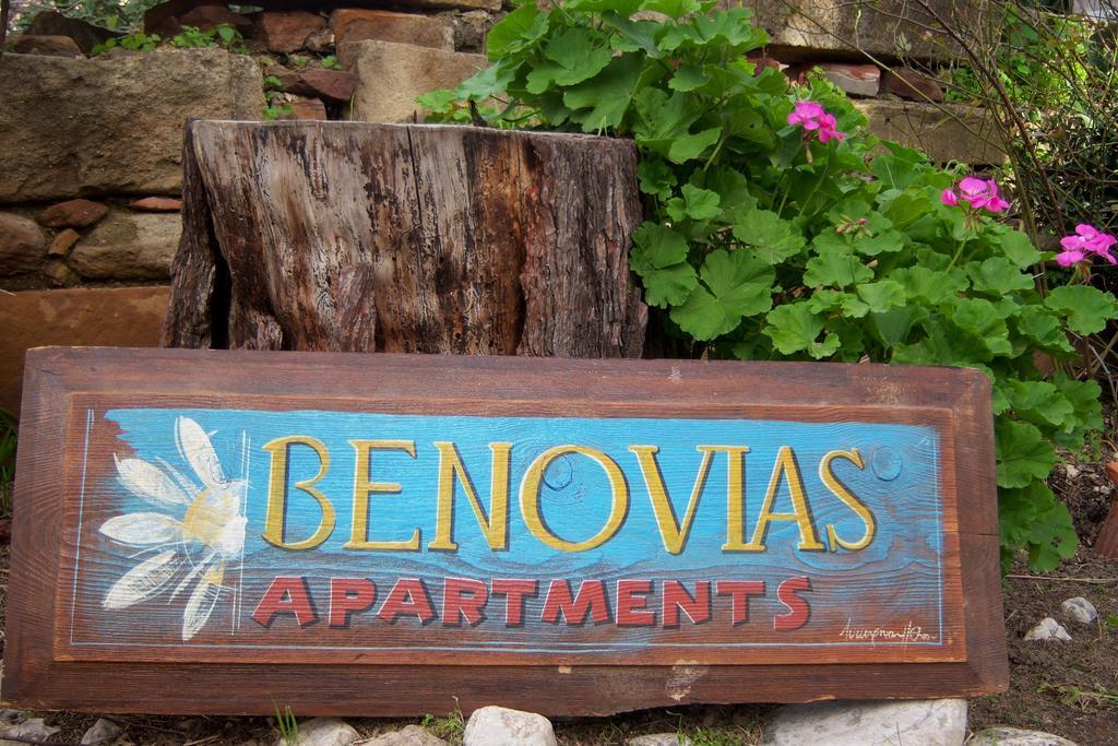 카르파스 Efta Anemi - Benovias 아파트 호텔 외부 사진